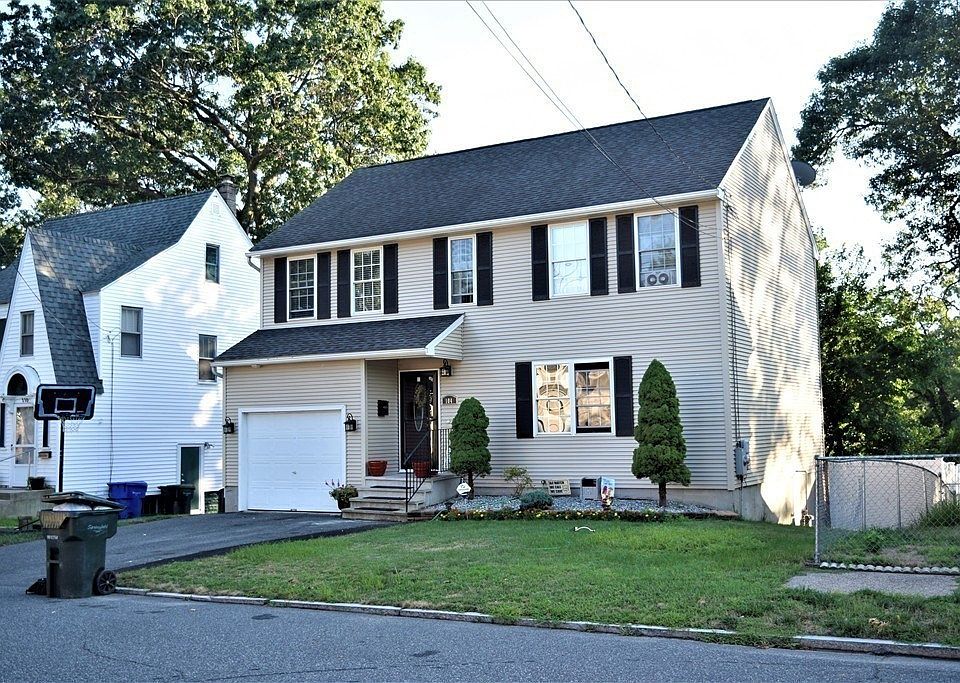 1st image of 104 Appleton St