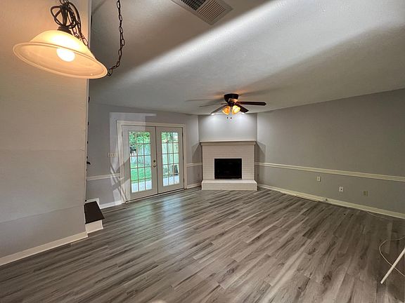 2nd image of 715 Bay Park Dr #A
