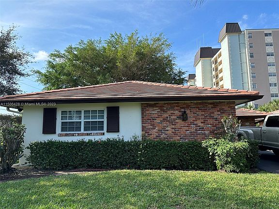 2nd image of 9093 Thunderbird Dr