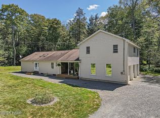 344 Huckleberry Rd, Newfoundland, PA 18445