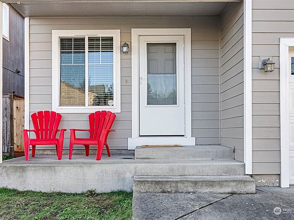 3rd image of 4903 Bowwood Circle NE