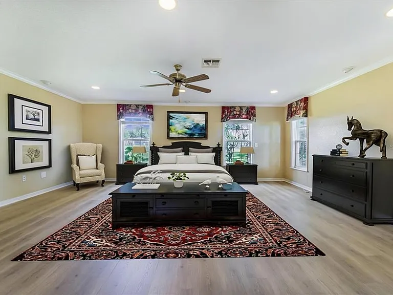 4854 E Hinson Ave — Photo 32