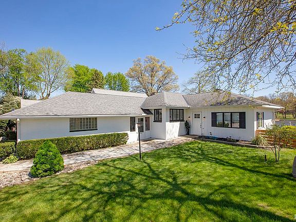 2nd image of 22956 Greenleaf Blvd