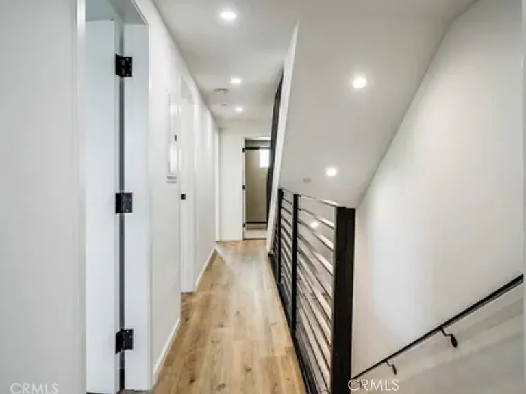 1943 Carmen Ave #1945 — Photo 12