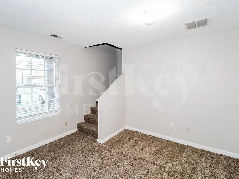 10225 Cottage Farms Dr — Photo 6