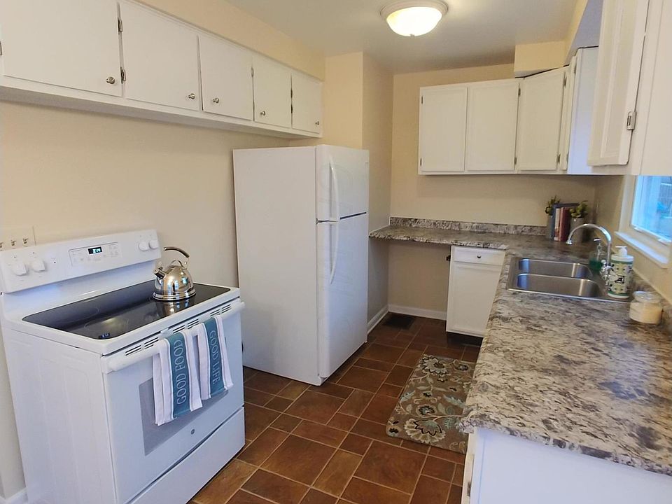 1st image of 3580 Medina Ave