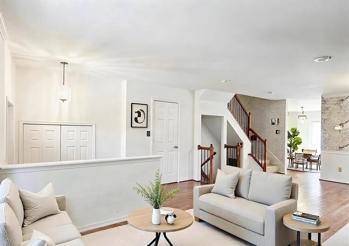 4 bed, 3.5 bath, 2480 sqft, $2,900 — Photo 4