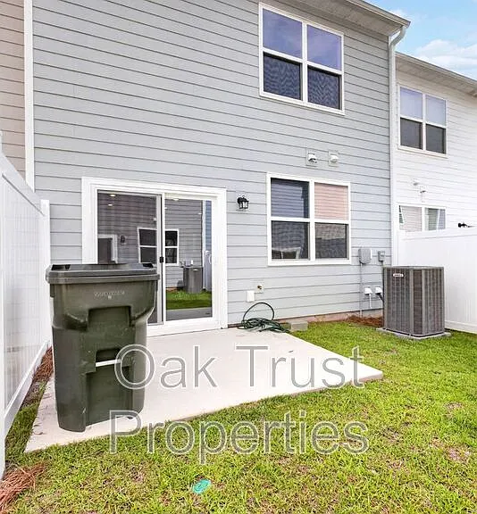 502 Townsford Ln — Photo 32