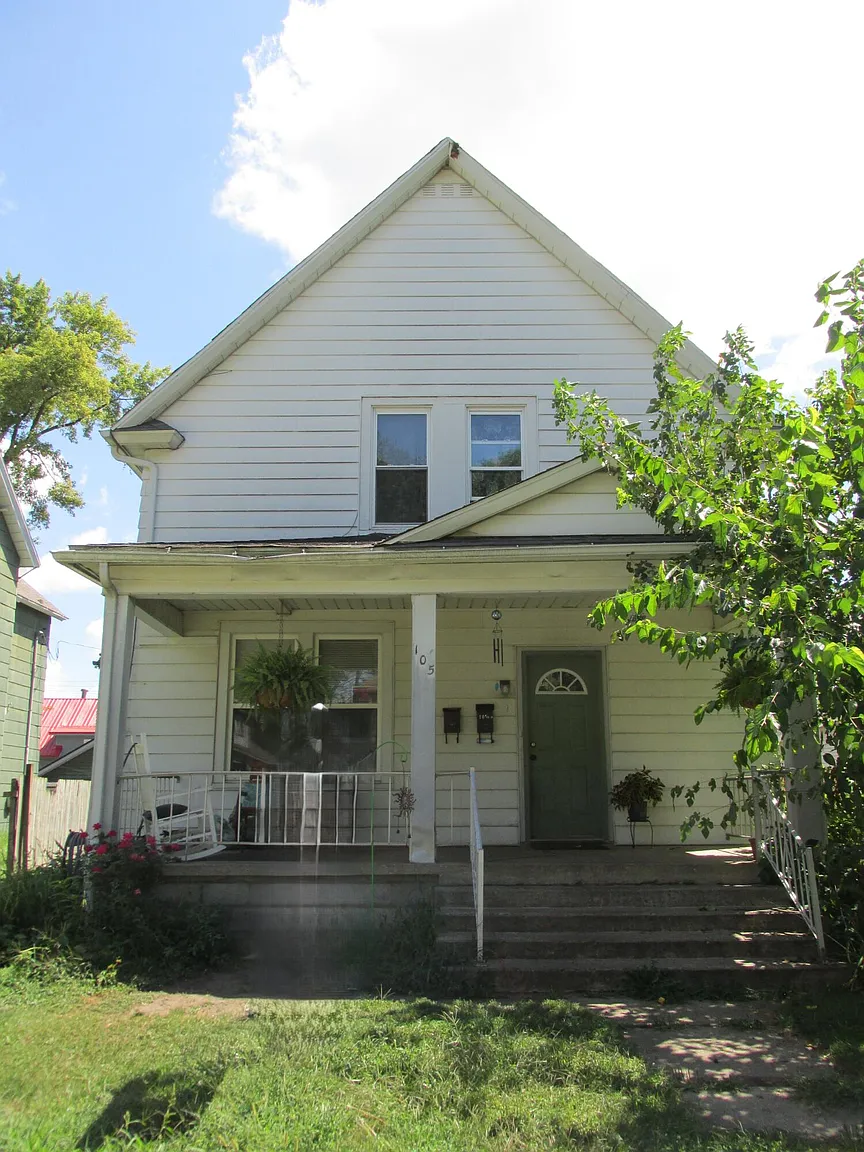 105 Woodward St photo 1