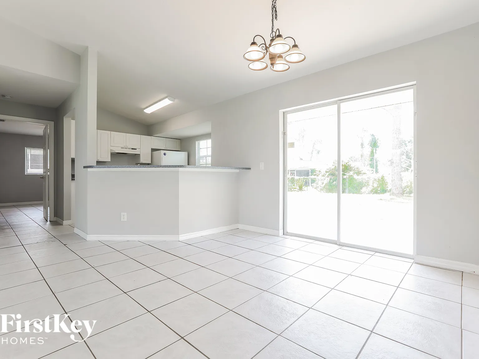 3 bed, 2.0 bath, 1212 sqft, $1,815 — Photo 4