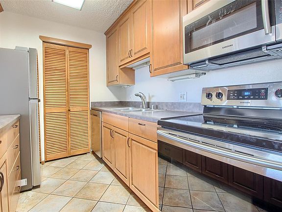 4th image of 1020 15th St APT 31J