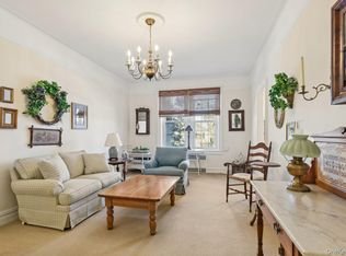 12 Hamilton Place #B5, Garden City, NY