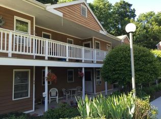 55 Hidden Knolls Cir #55, Monroe, CT 06468