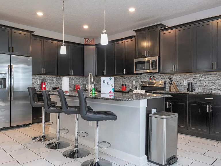 Kings Castle Cir — Photo 14