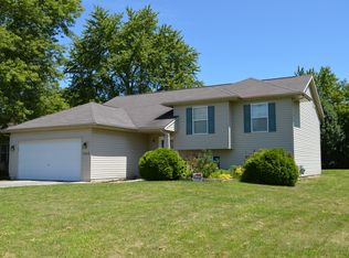 432 Pembroke Rd SW, Poplar Grove, IL 61065