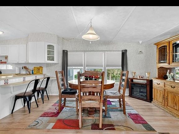3rd image of 11905 LINDA AVENUE