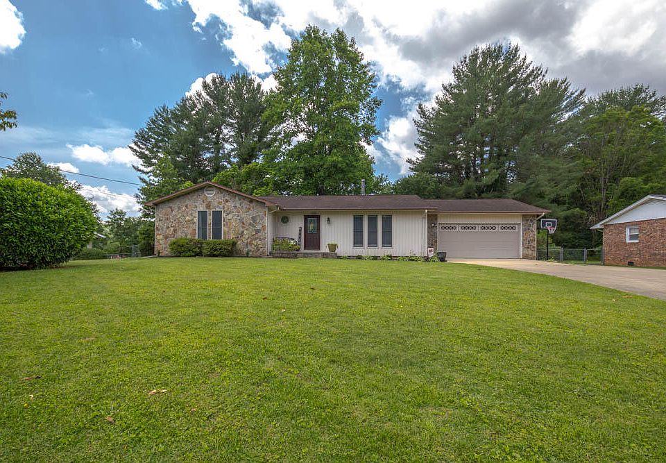 1st image of 1304 Plantation Dr
