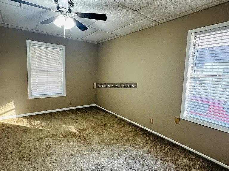 1122 Dallas St #2 — Photo 7