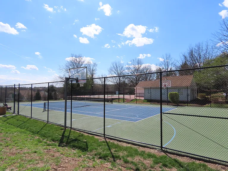 502 Diamond Dr — Photo 8