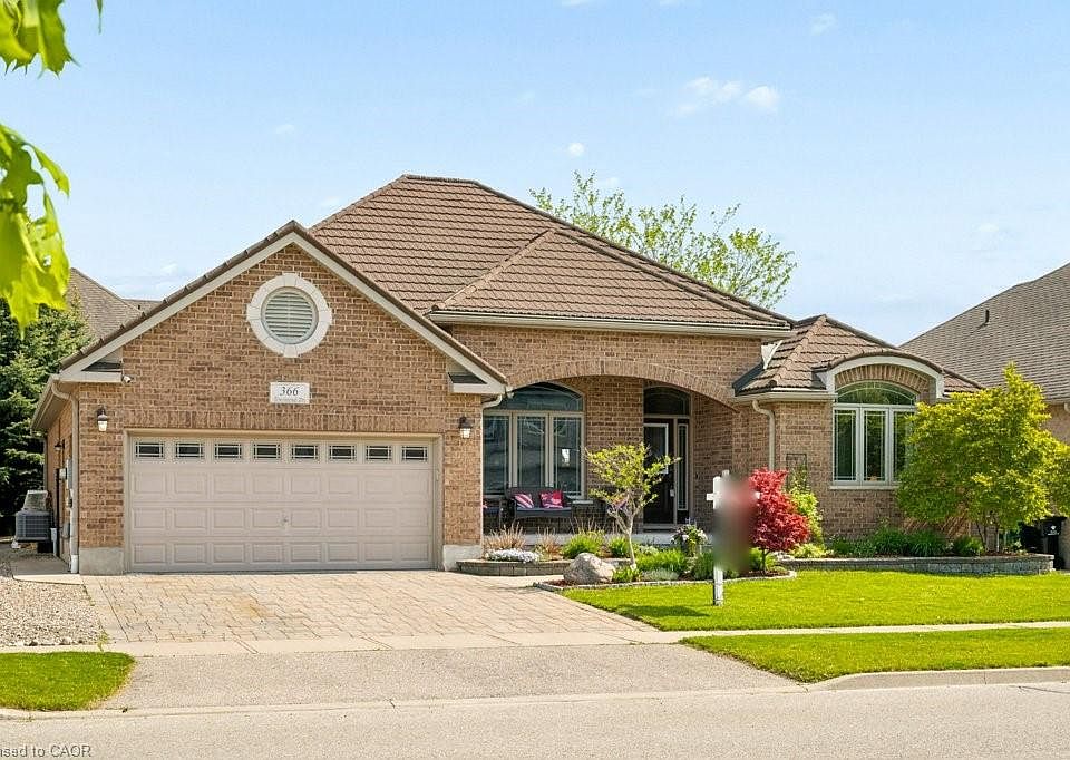 1st image of 366 Townsend Dr