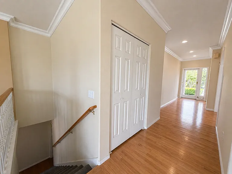 2437 SW Linneman Dr — Photo 18