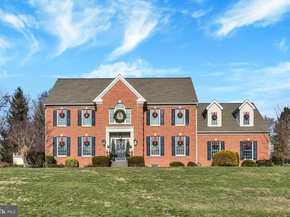 1803 Silver Pine Cir, Mechanicsburg, PA 17050