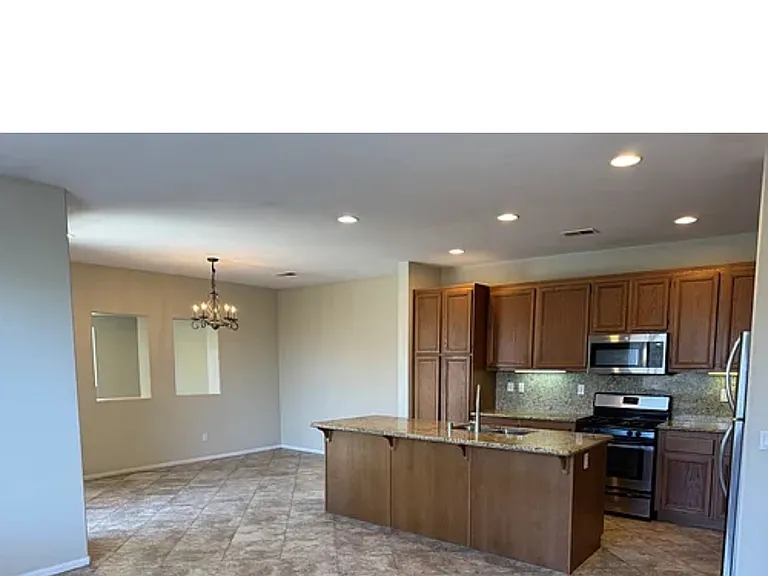 2234 Birds Nest Ln — Photo 2