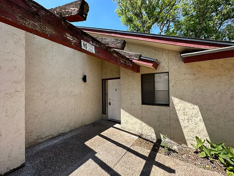 5601B Purple Sage Dr — Photo 1