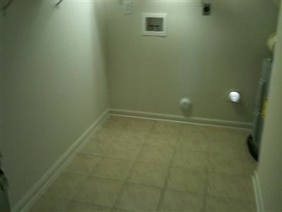 4th image of 228 Capital St