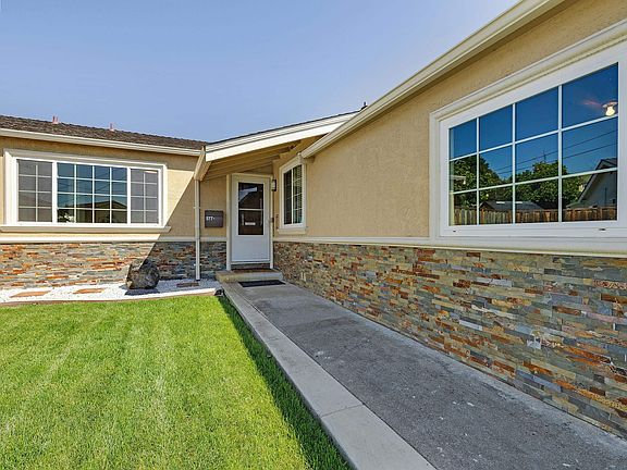 3rd image of 577 Jonathan Way