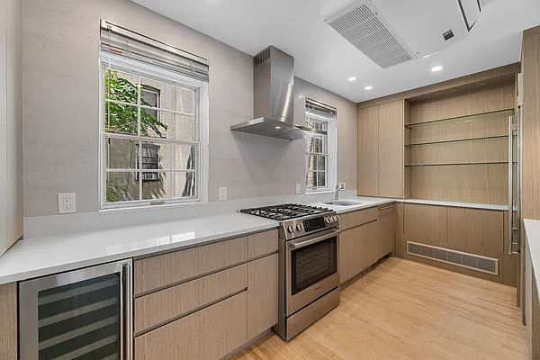 Rented by REAL New York | media 18