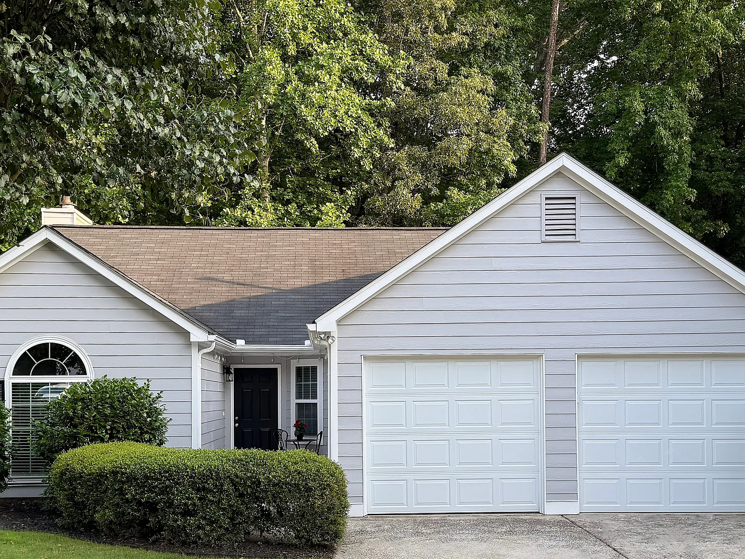 2632 Lake Park Bnd — Photo 1