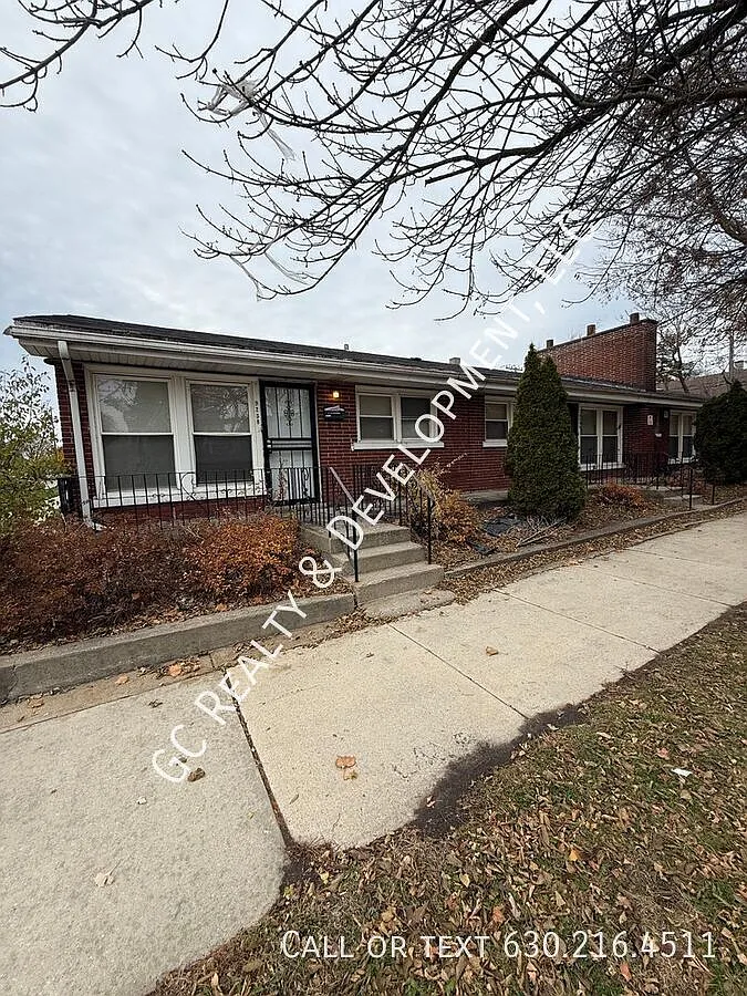 9258 S Merrill Ave photo 1
