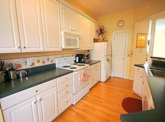 Bright Kitchen