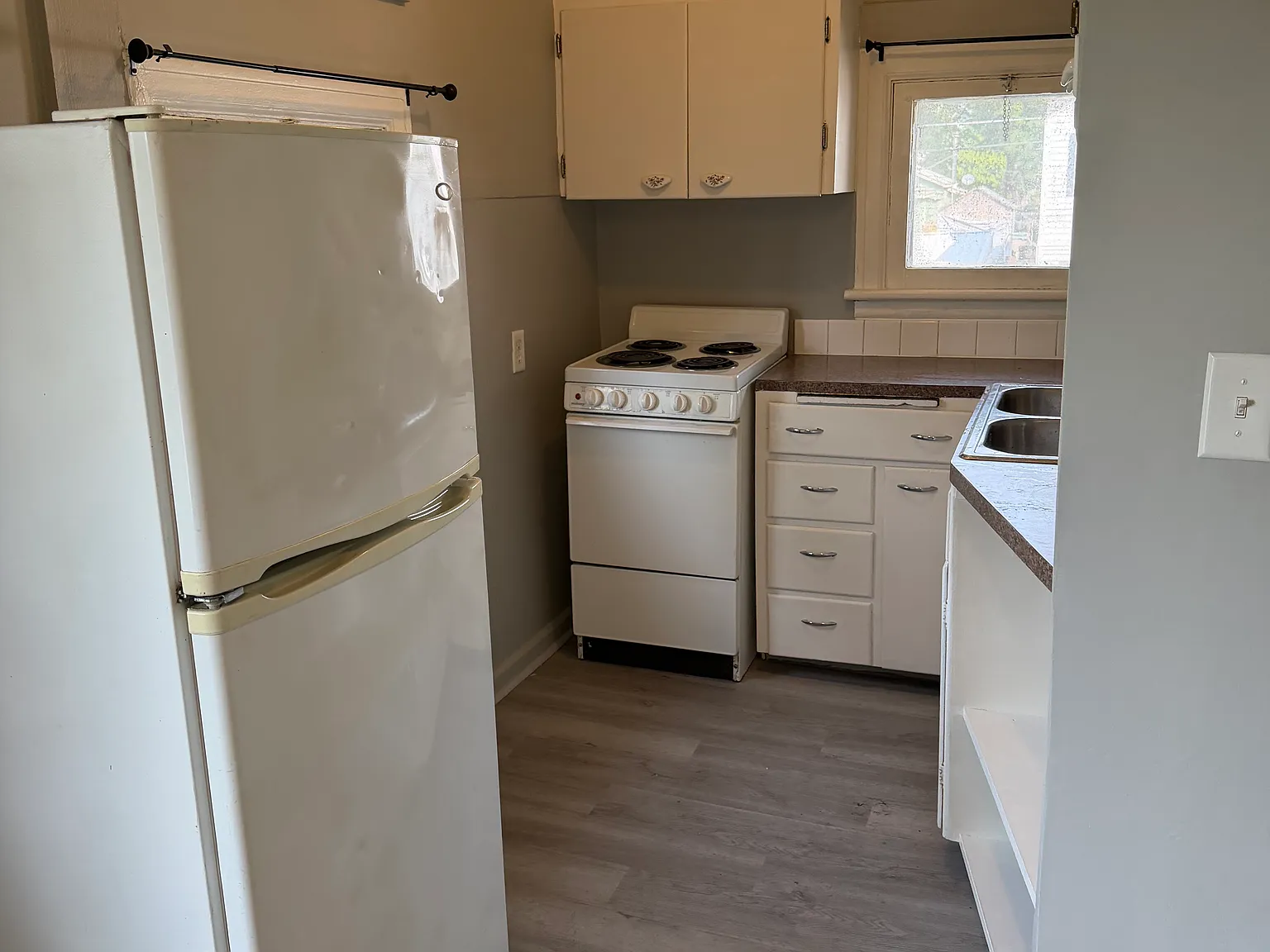 1102 W Sharp Ave — Photo 2