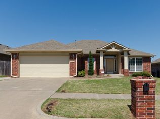 10705 NW 33rd St, Yukon, OK 73099