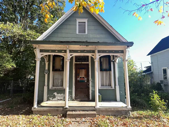 310 Carter Ave, Harriman, TN 37748