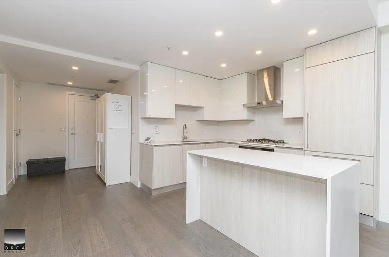 2 bed, 1056 sqft, $3,300 — Photo 3
