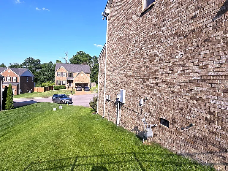 624 Stonebridge Ln — Photo 18