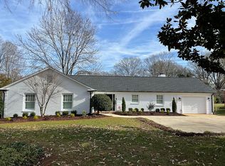 3919 Barclay Downs Dr, Charlotte, NC 28209