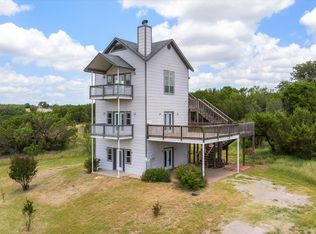 555 Anglers Rdg, Bluff Dale, TX 76433