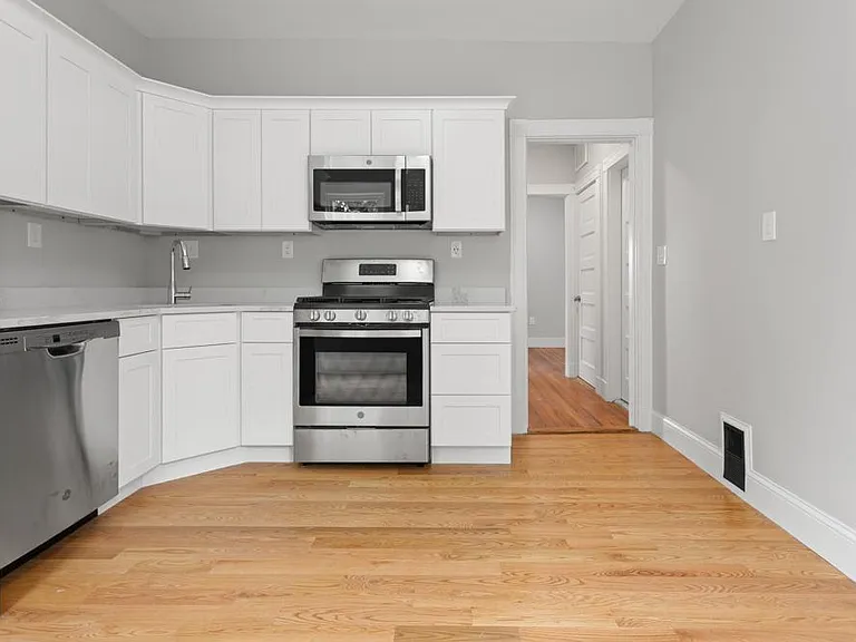 68 Saxton St #2 — Photo 1