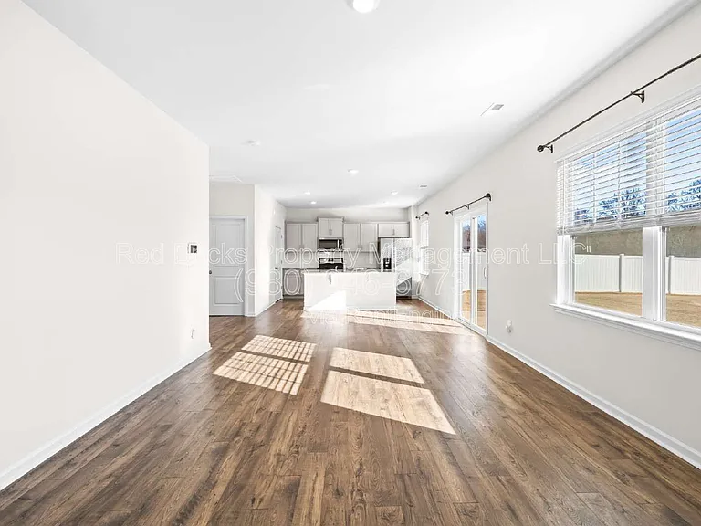 4015 Meadow Green Dr — Photo 9