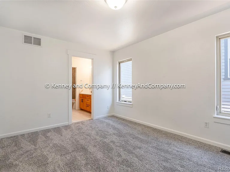 109 Cantril St — Photo 16