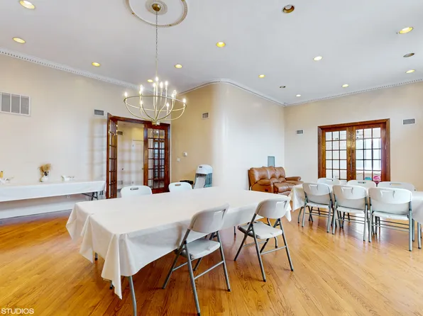 3832 Lyme Avenue image 11 of 29