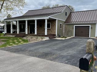 26040 W Oak Ave, Antioch, IL 60002