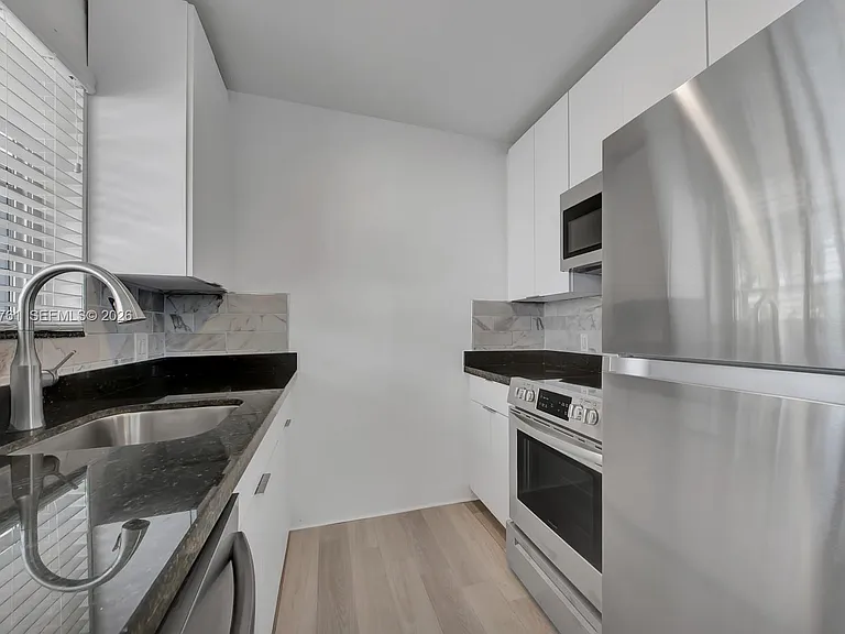 570 NE 68th St #8 — Photo 8