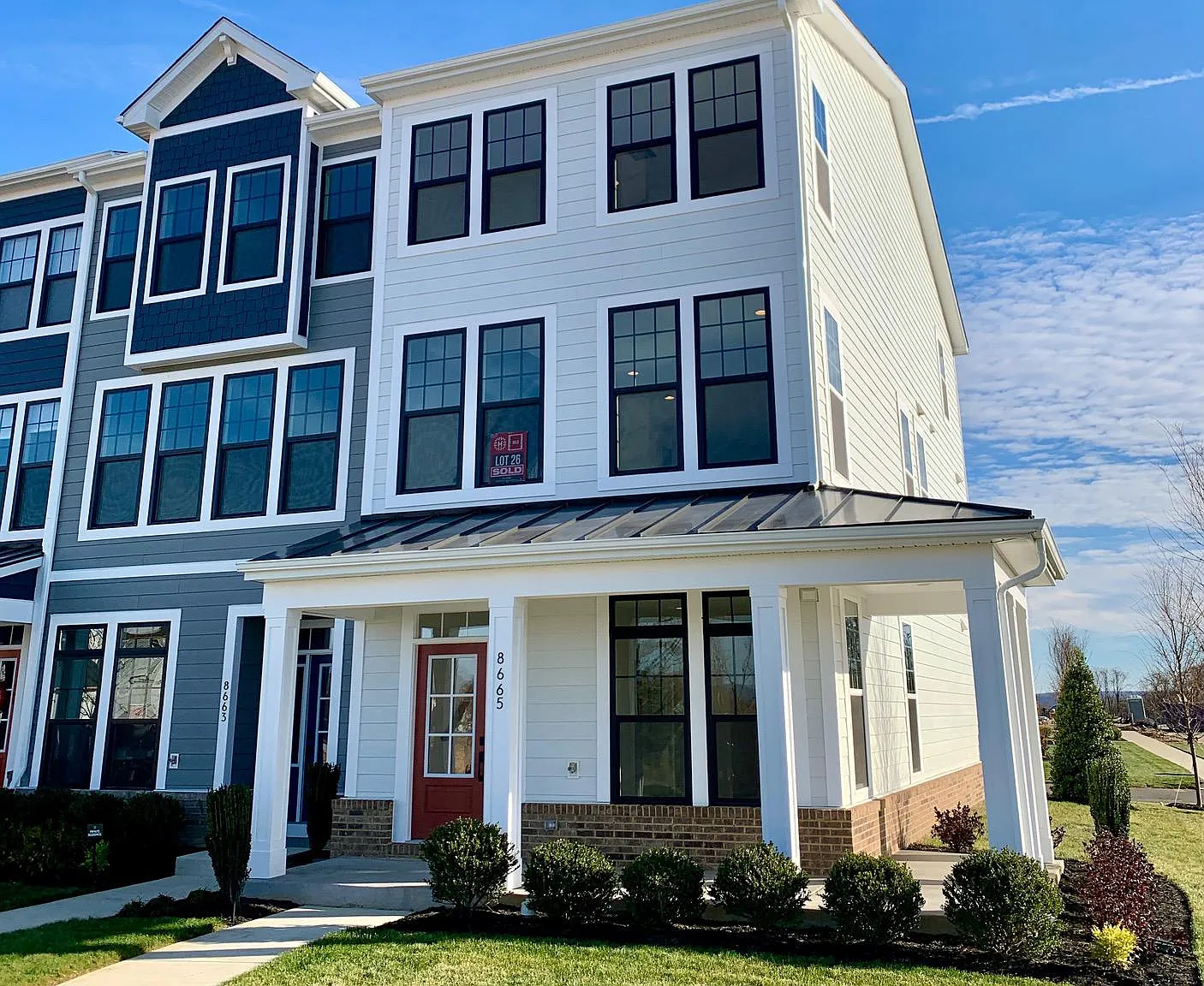 3 bed, 4.0 bath, 2215 sqft, $3,500 — Photo 1