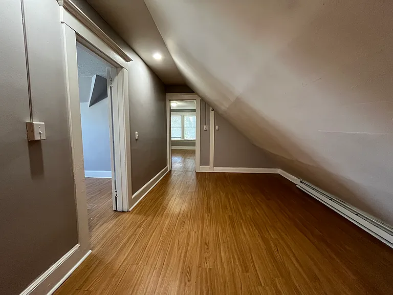 105 1st St #3 — Photo 8