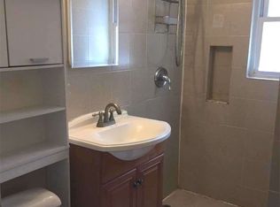 73-24 197th St #2, Fresh Meadows, NY 11366